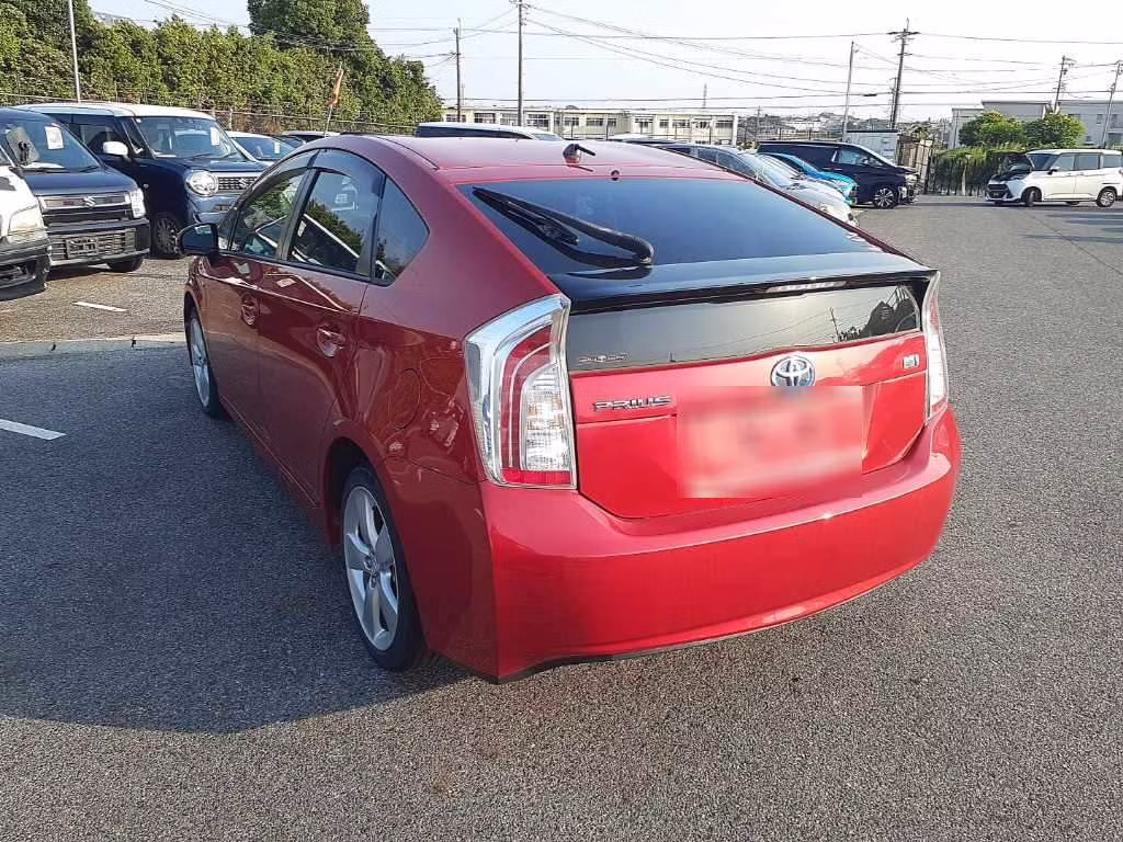 TOYOTA PRIUS