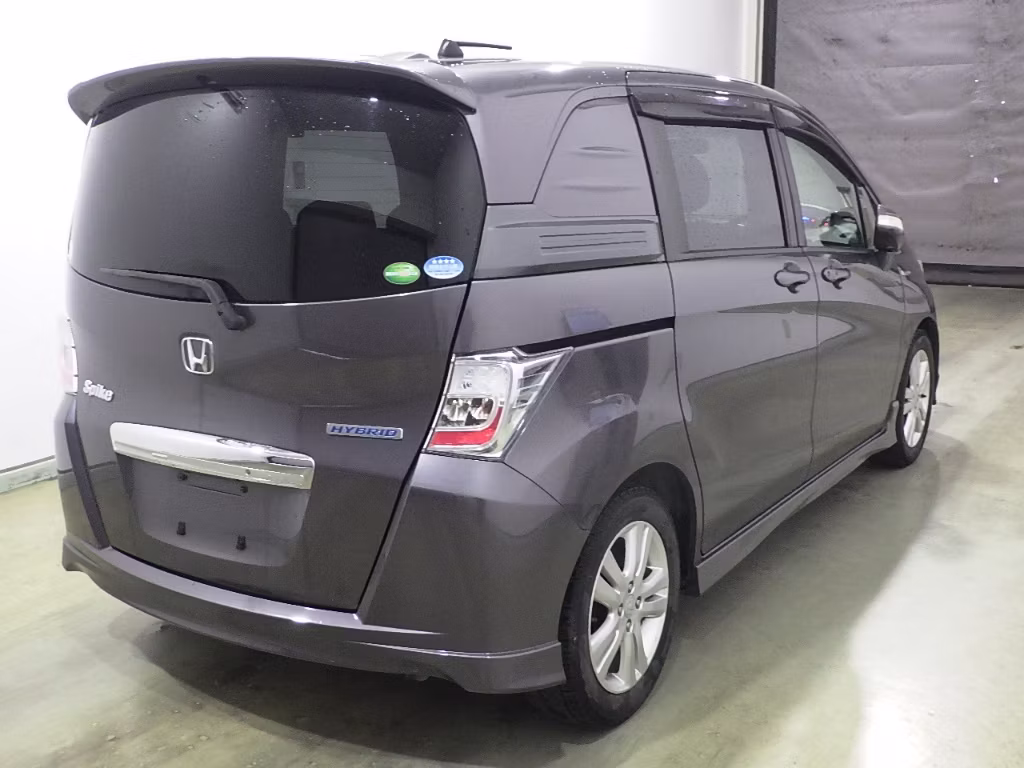 HONDA FREED SPIKE