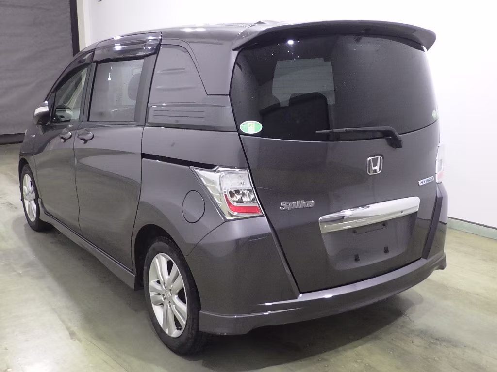 HONDA FREED SPIKE