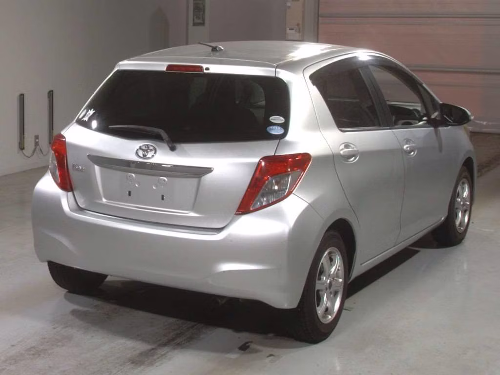 TOYOTA VITZ