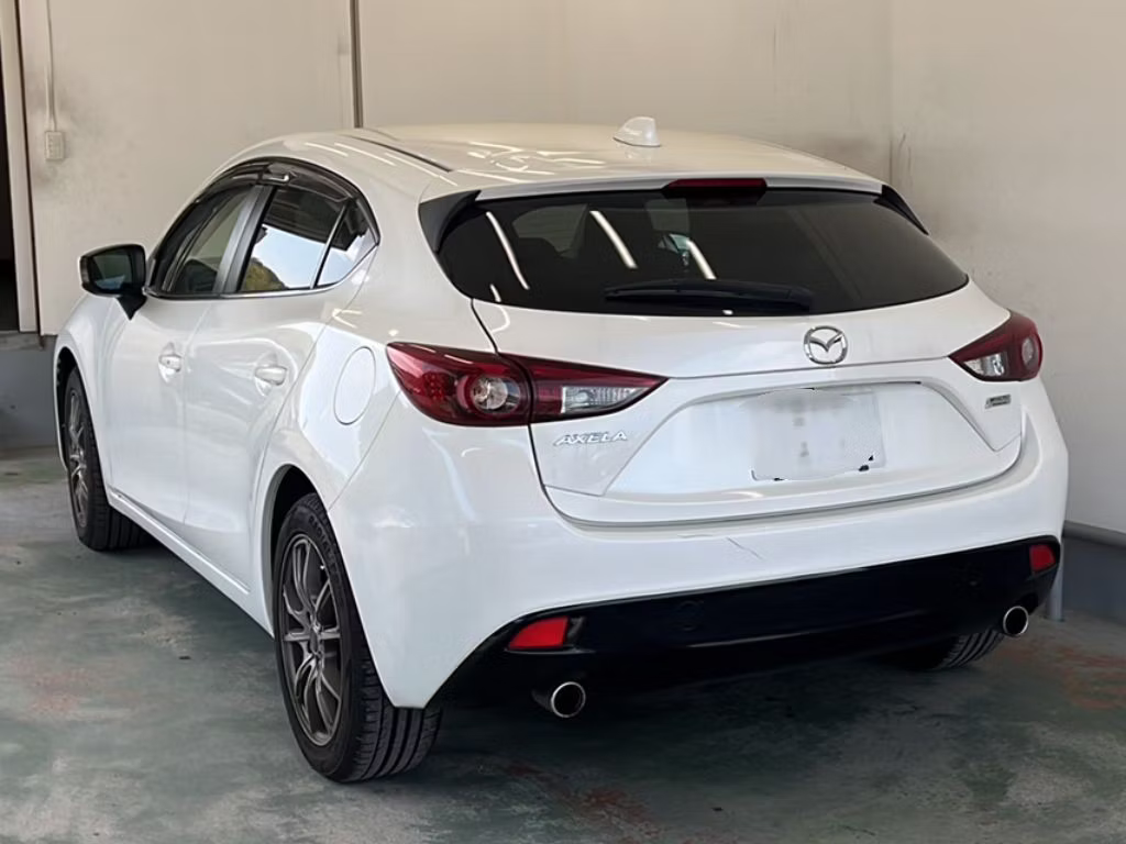 MAZDA AXELA