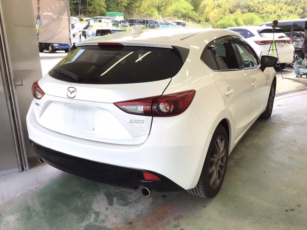 MAZDA AXELA