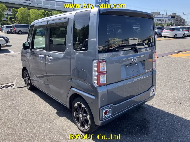 DAIHATSU WAKE
