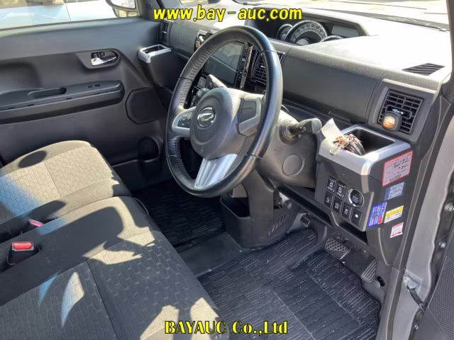 DAIHATSU WAKE