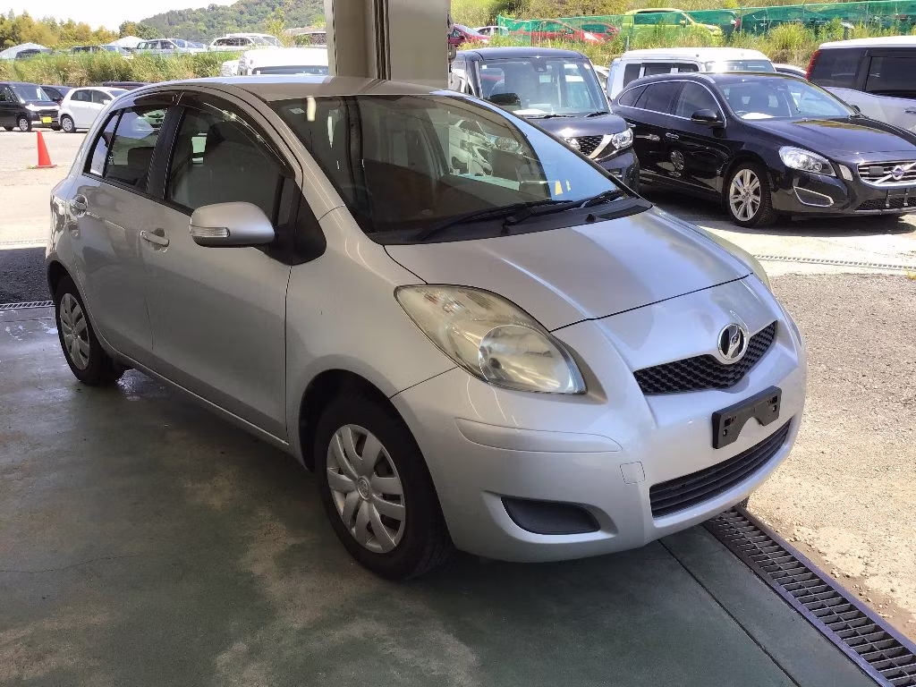 TOYOTA VITZ