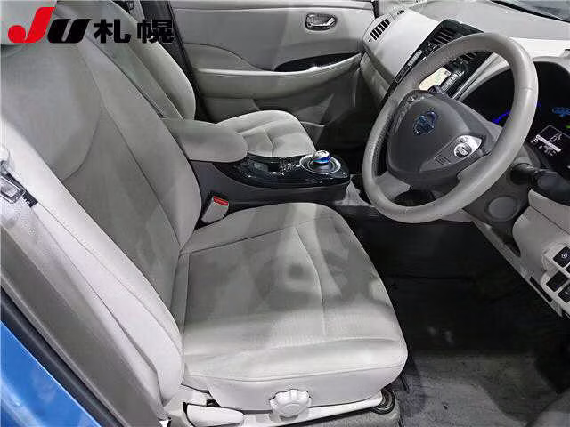 NISSAN LEAF