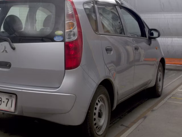MITSUBISHI COLT