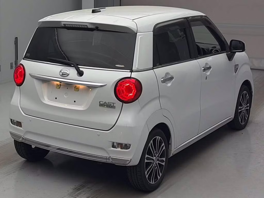 DAIHATSU CAST