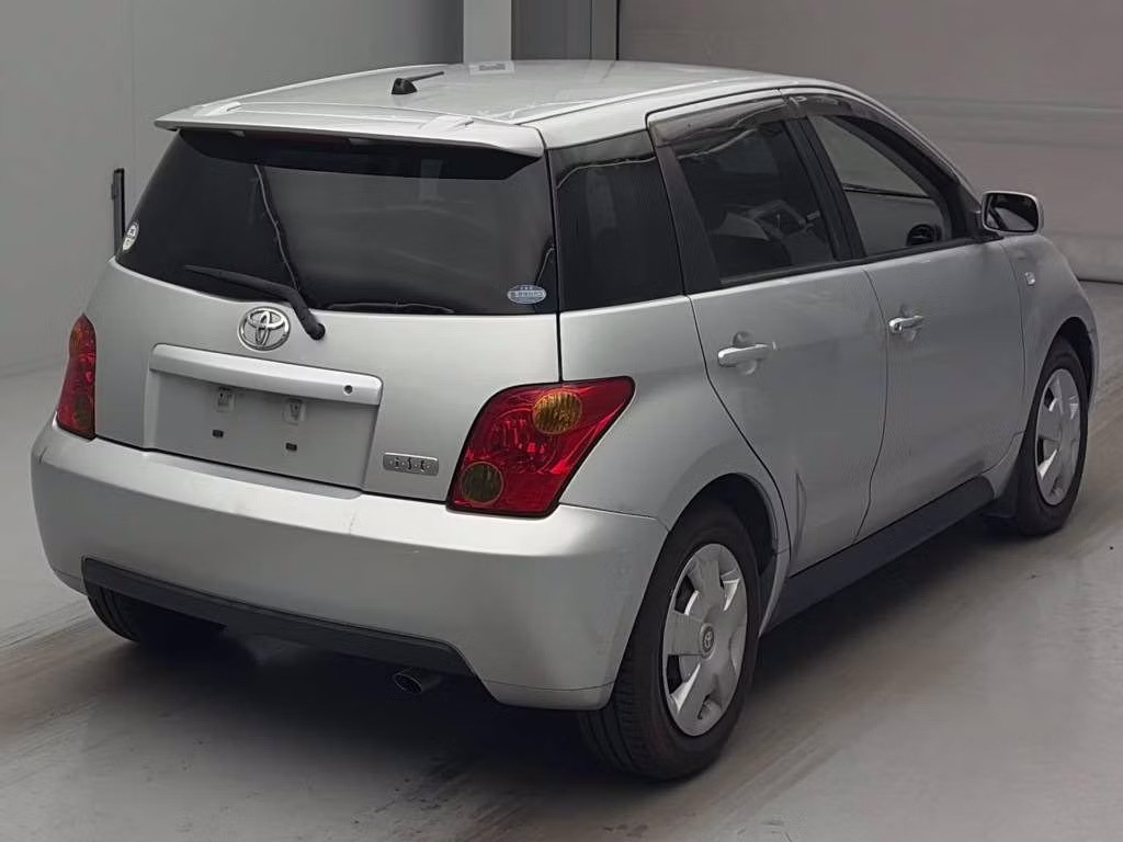 TOYOTA IST