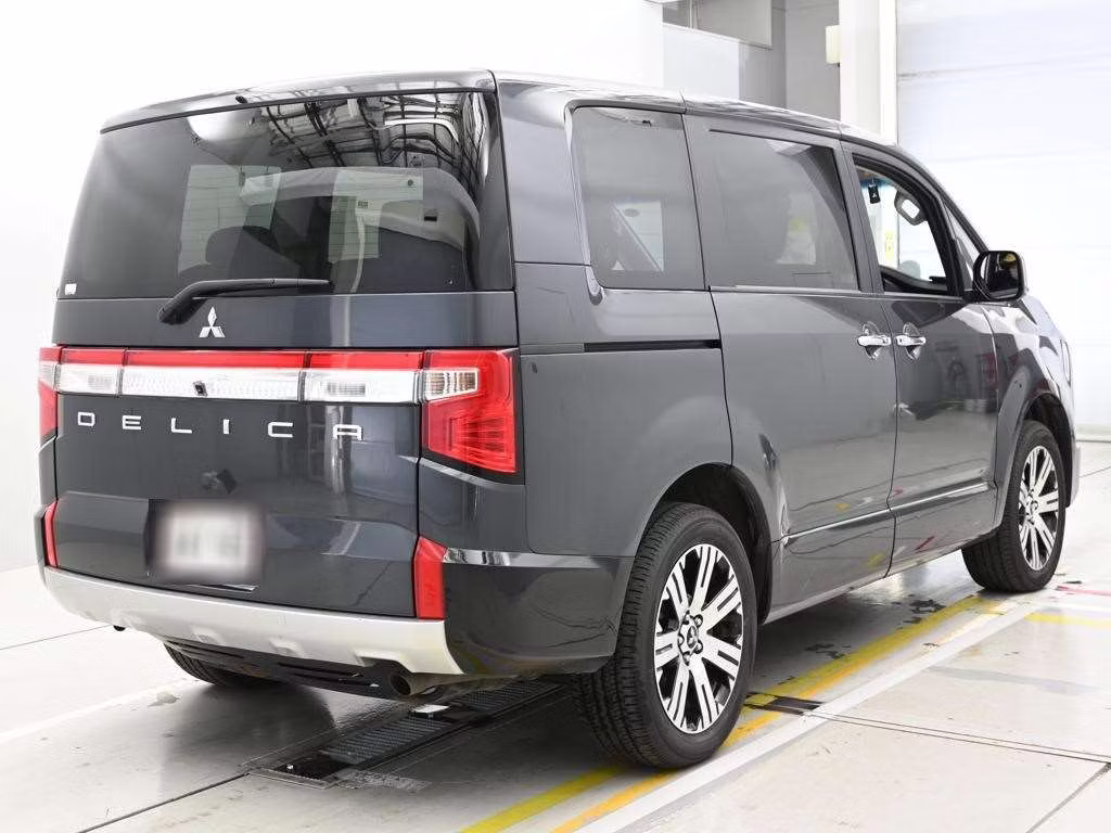 MITSUBISHI DELICA D:5