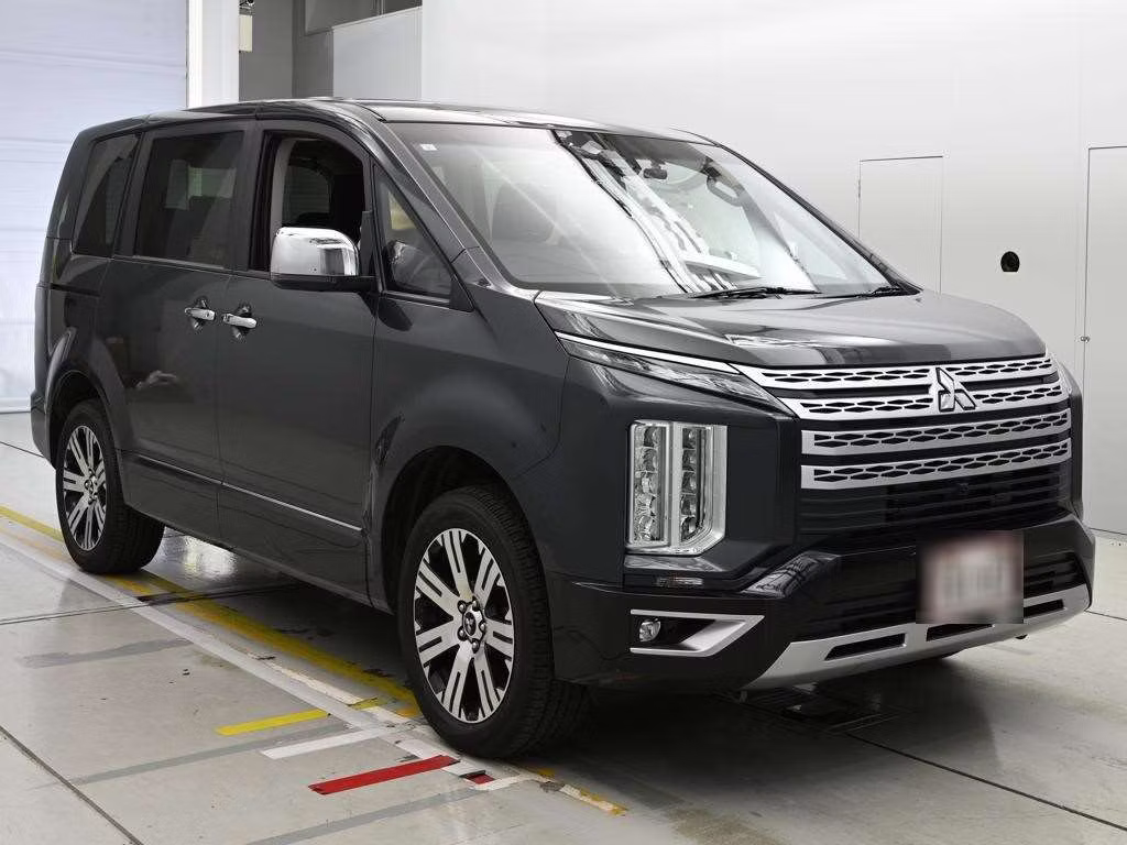 MITSUBISHI DELICA D:5