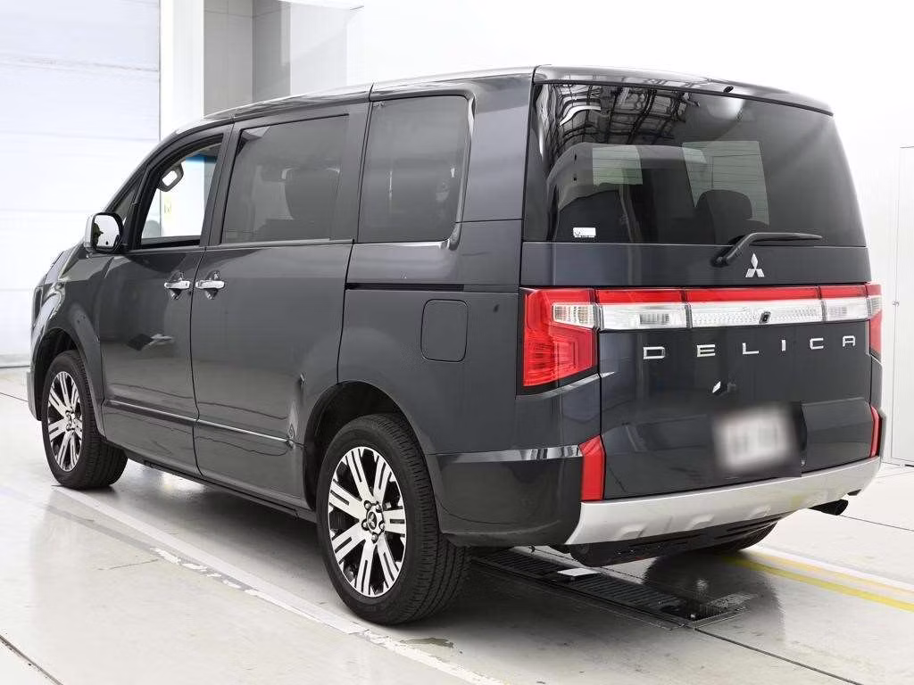 MITSUBISHI DELICA D:5