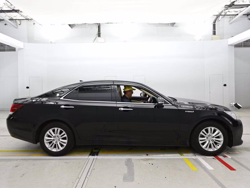 TOYOTA CROWN