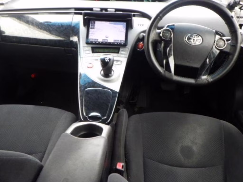 TOYOTA PRIUS