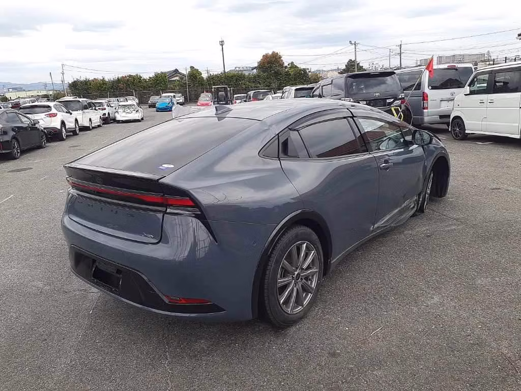 TOYOTA PRIUS