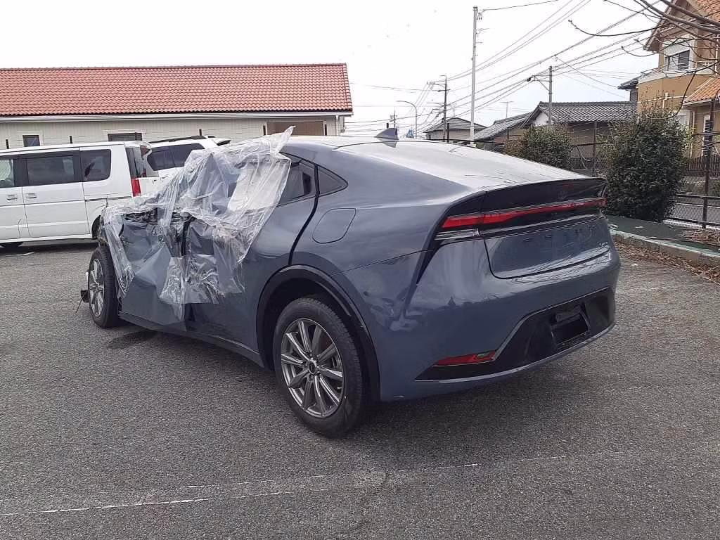 TOYOTA PRIUS