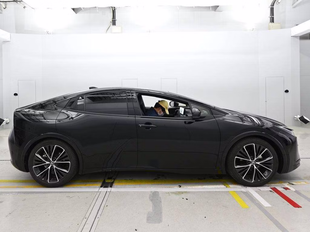 TOYOTA PRIUS