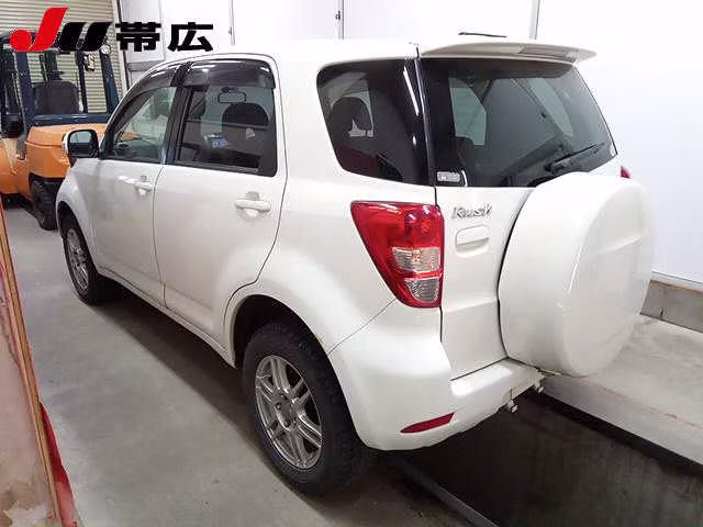 TOYOTA RUSH
