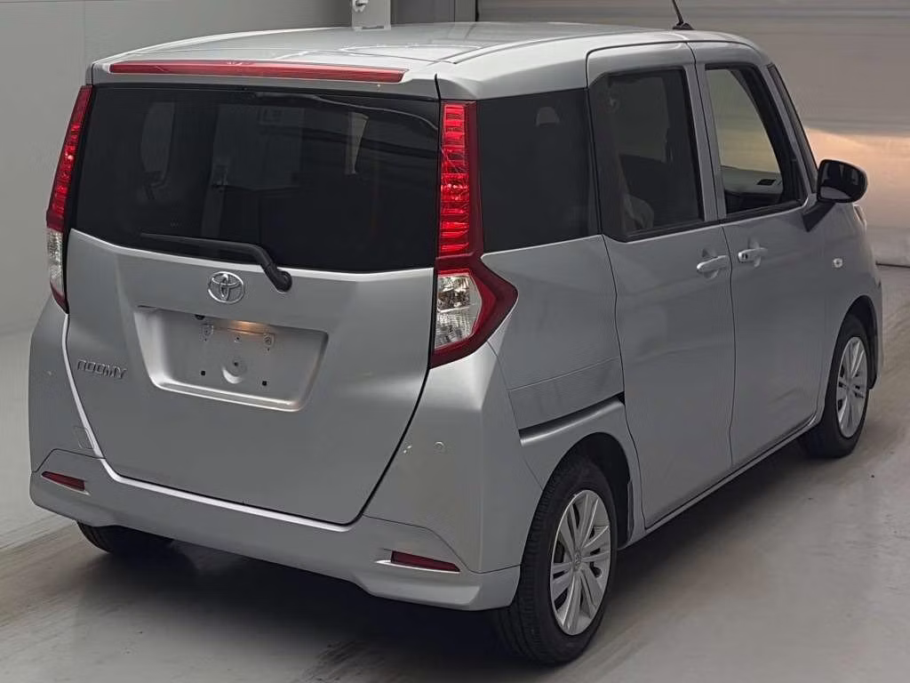 TOYOTA ROOMY