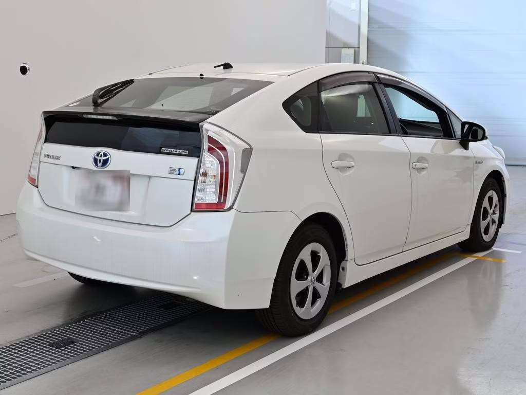 TOYOTA PRIUS