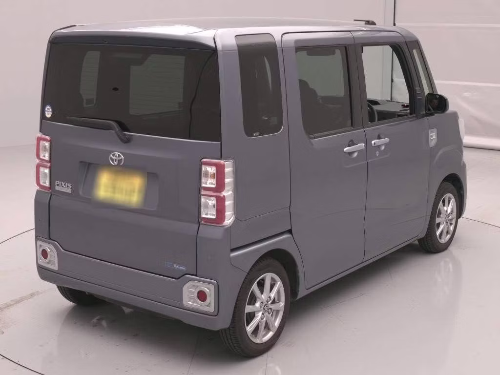 TOYOTA PIXIS MEGA