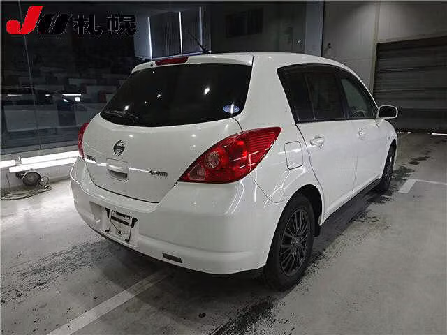 NISSAN TIIDA