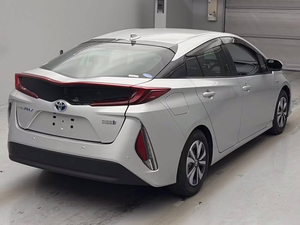 TOYOTA PRIUS PHV