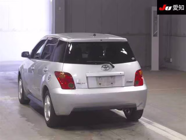 TOYOTA IST
