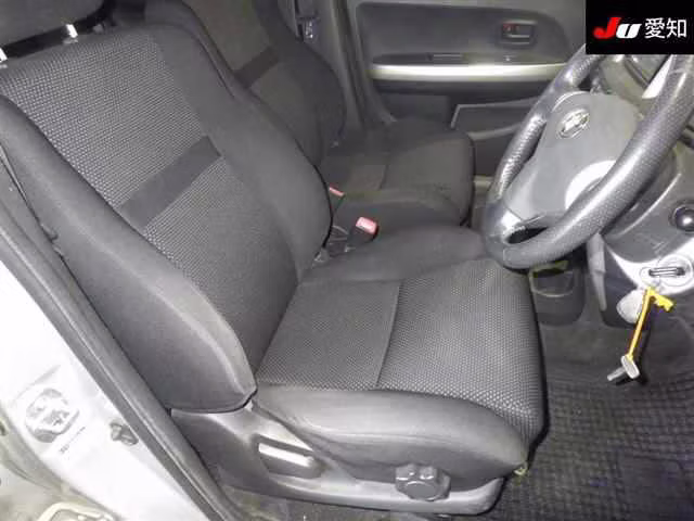 TOYOTA IST