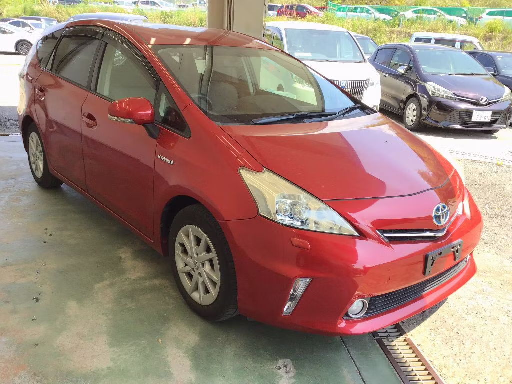 TOYOTA PRIUS ALPHA