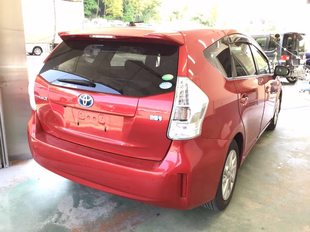 TOYOTA PRIUS ALPHA