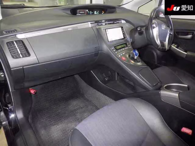 TOYOTA PRIUS PHV