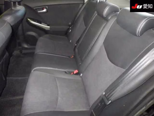 TOYOTA PRIUS PHV