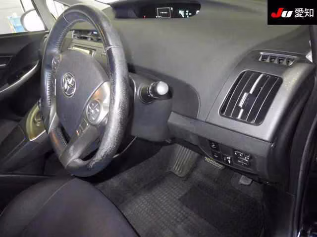TOYOTA PRIUS PHV