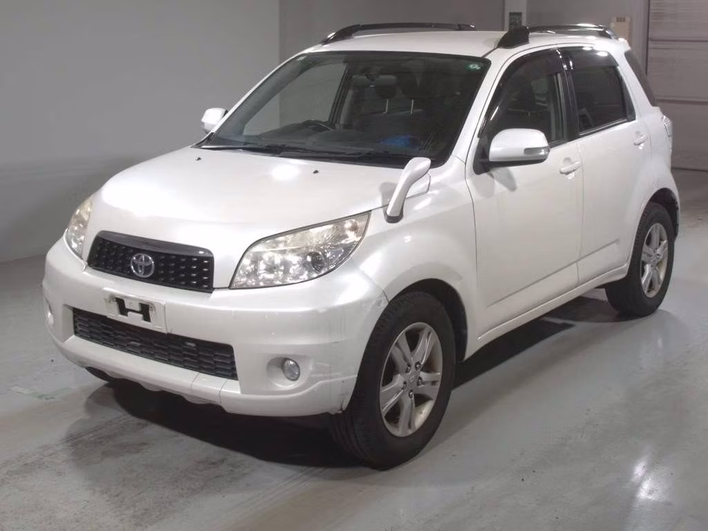 TOYOTA RUSH