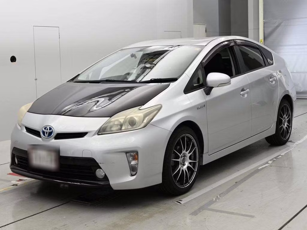 TOYOTA PRIUS
