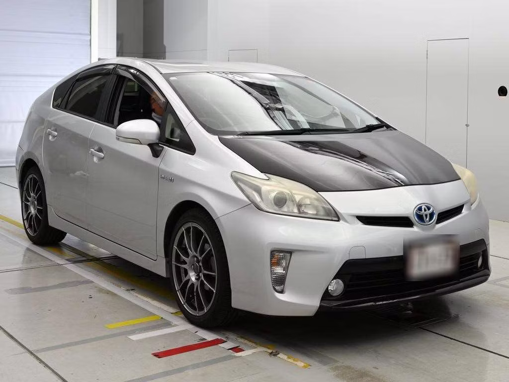 TOYOTA PRIUS