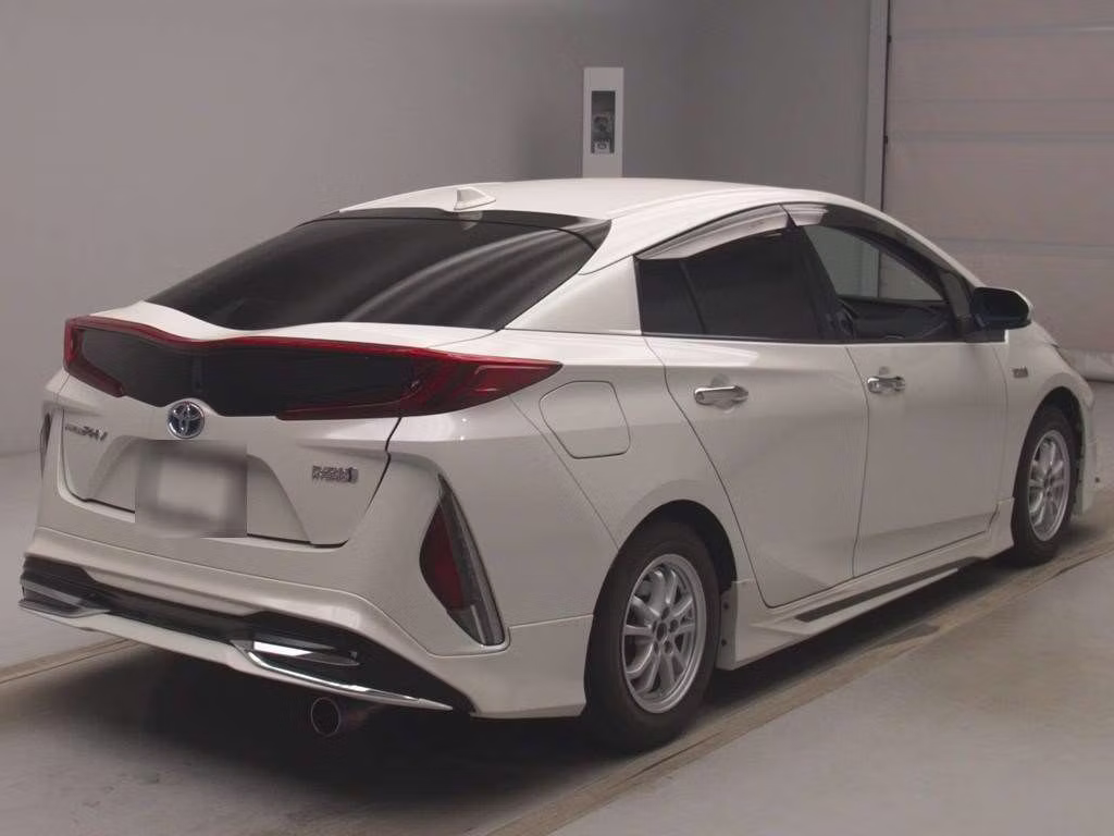 TOYOTA PRIUS PHV