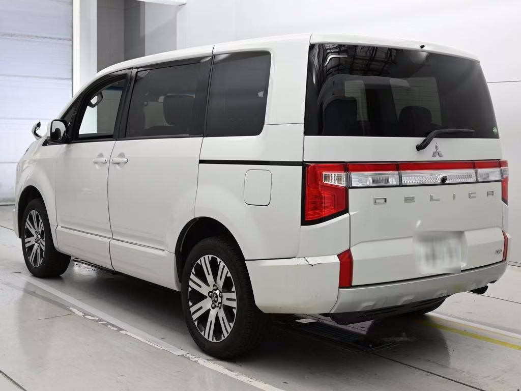 MITSUBISHI DELICA D:5
