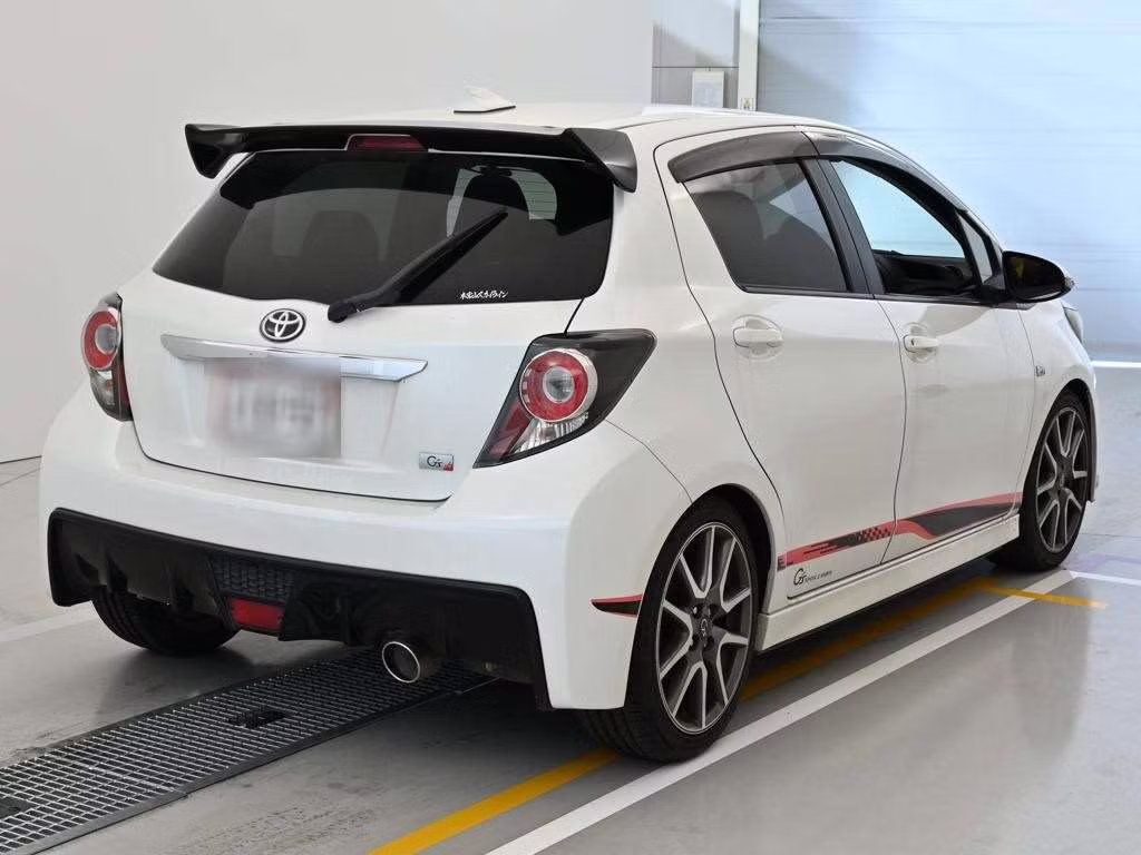 TOYOTA VITZ