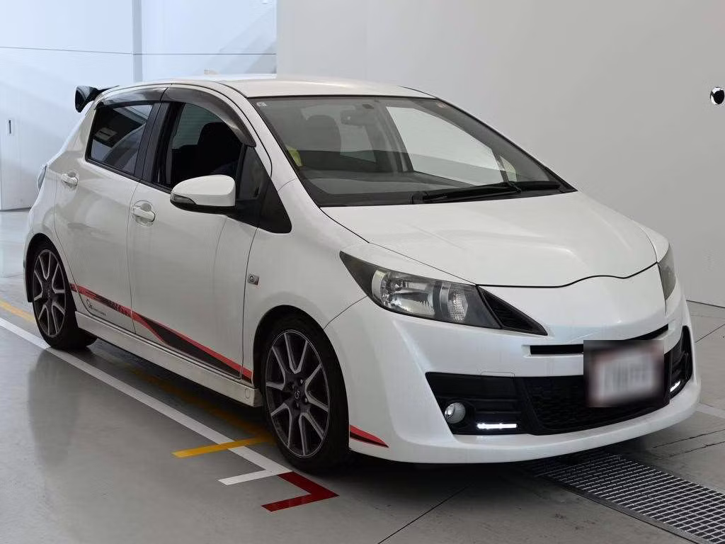 TOYOTA VITZ