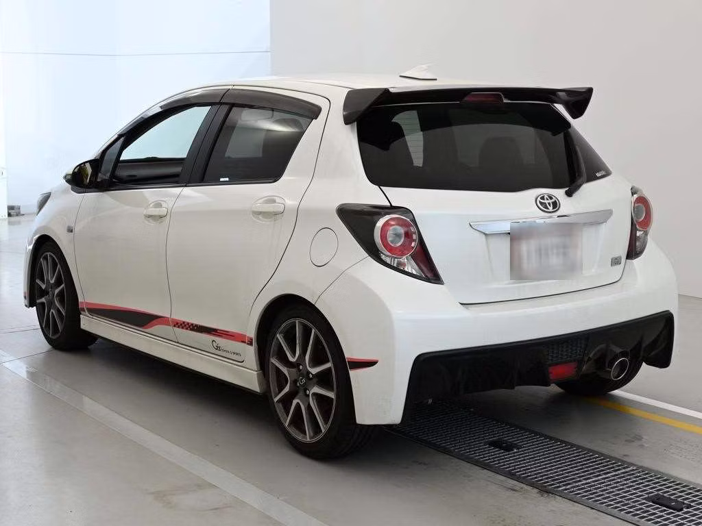 TOYOTA VITZ