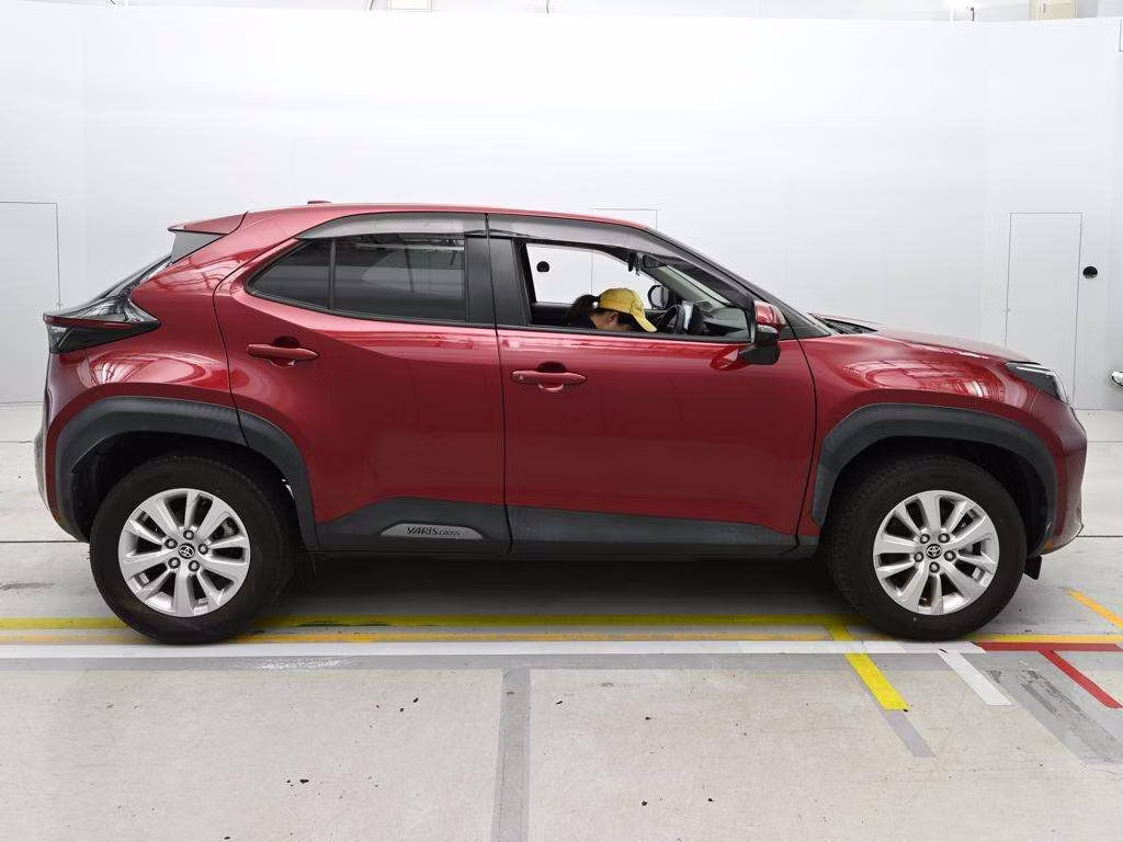 TOYOTA YARIS CROSS