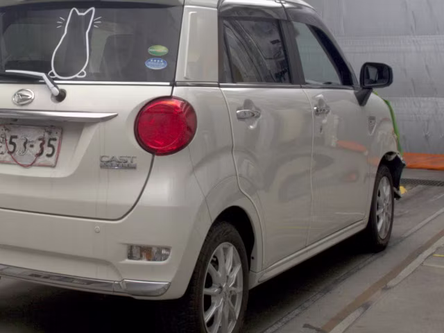 DAIHATSU CAST