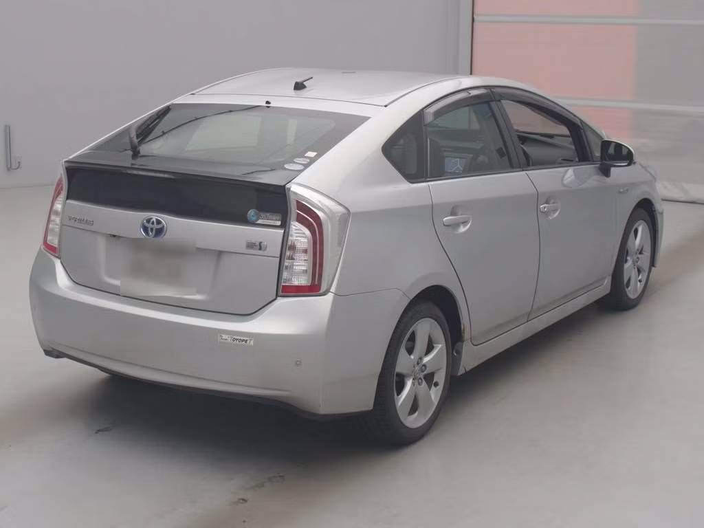TOYOTA PRIUS