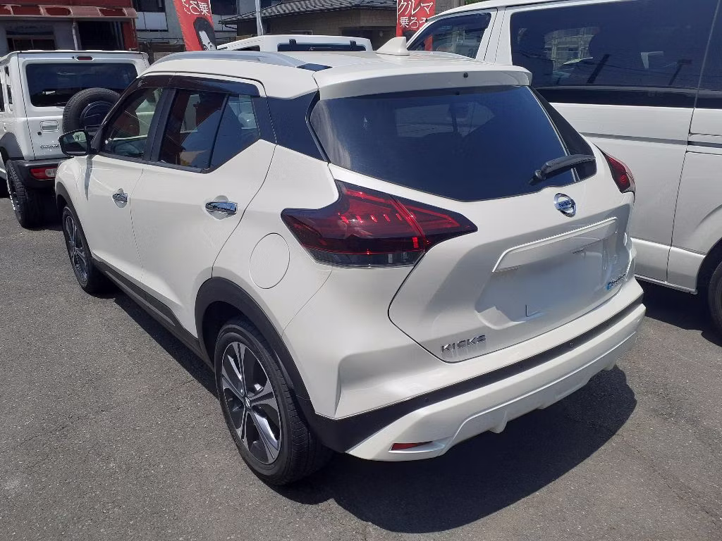 NISSAN KICKS
