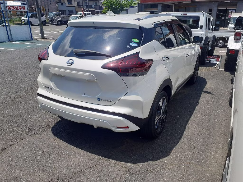 NISSAN KICKS