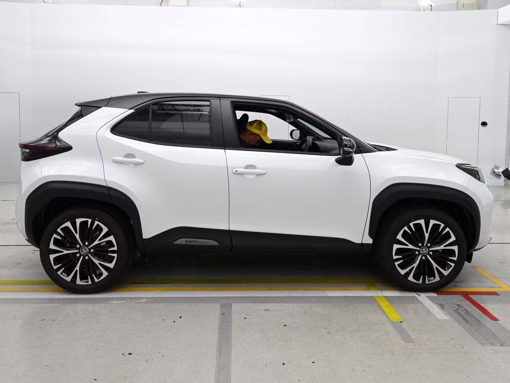 TOYOTA YARIS CROSS