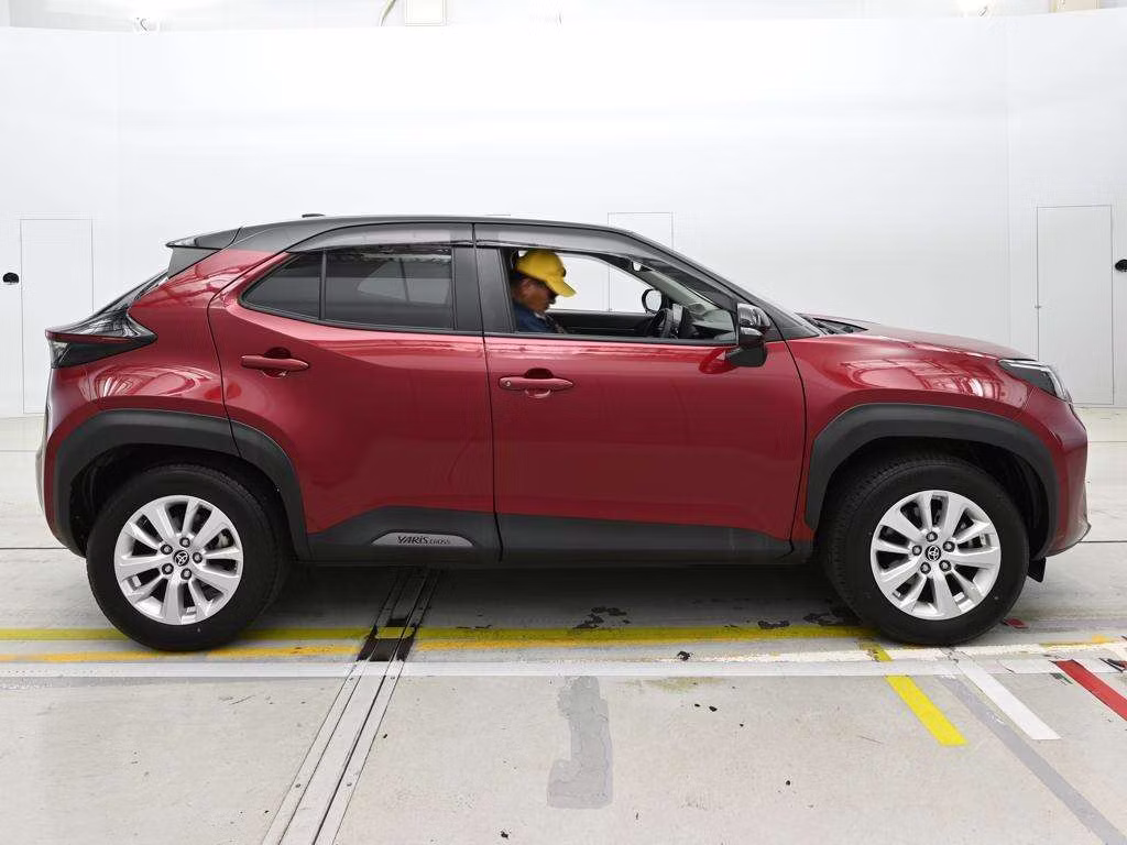 TOYOTA YARIS CROSS