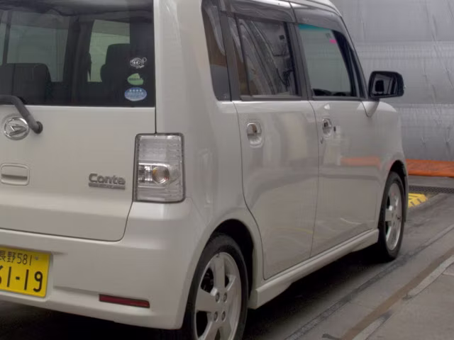 DAIHATSU MOVE CONTE